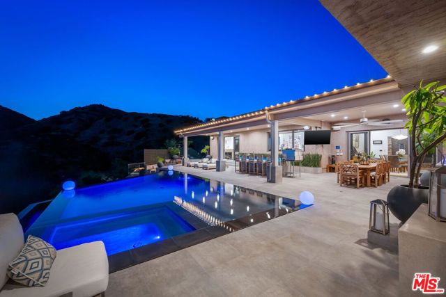 9 Morgan Road, Bell Canyon, CA 91307