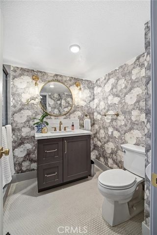 123 Yorktown, Newport Beach, CA 92660