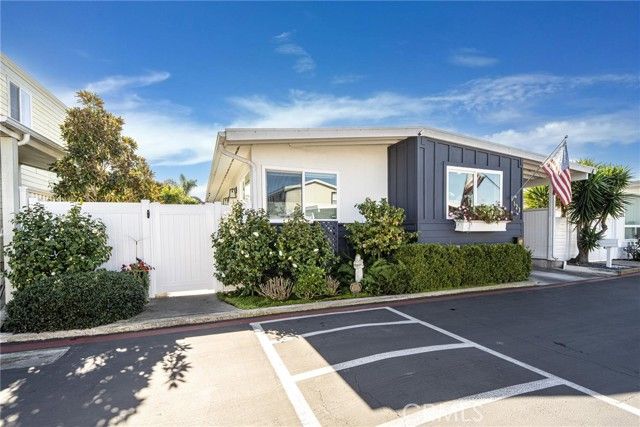 123 Yorktown, Newport Beach, CA 92660