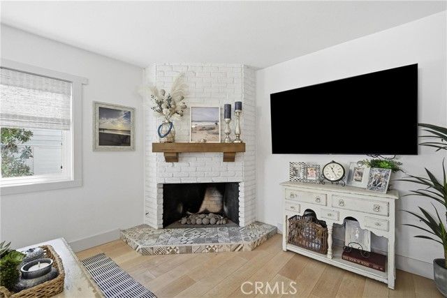 123 Yorktown, Newport Beach, CA 92660