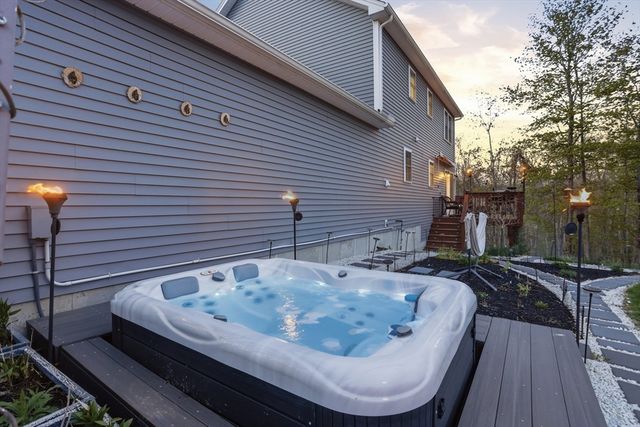 131 Damon Rd, Fitchburg, MA 01420
