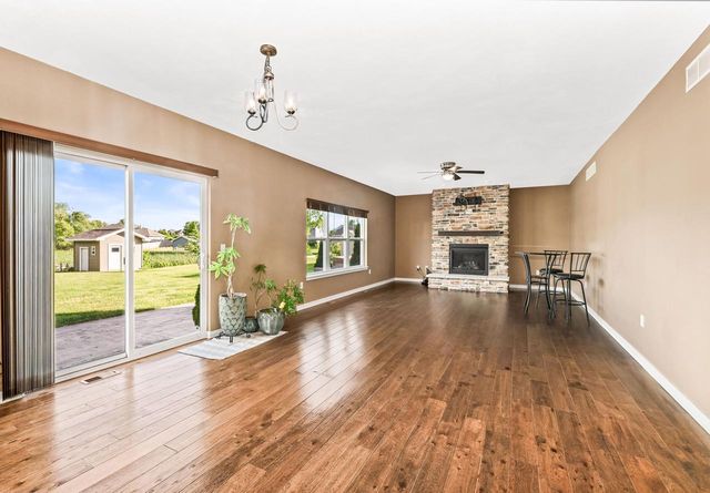 1433 Isabel LANE, Burlington, WI 53105