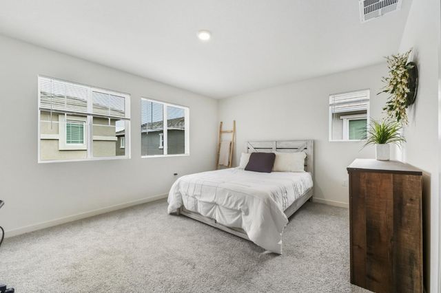 5512 Molino Cir, Roseville, CA 95747