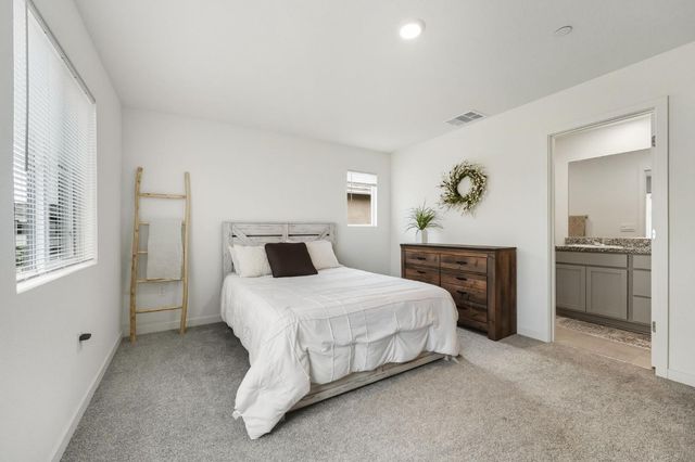 5512 Molino Cir, Roseville, CA 95747