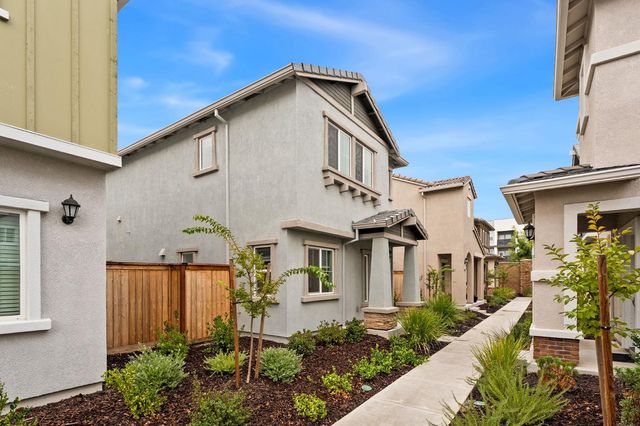 5512 Molino Cir, Roseville, CA 95747