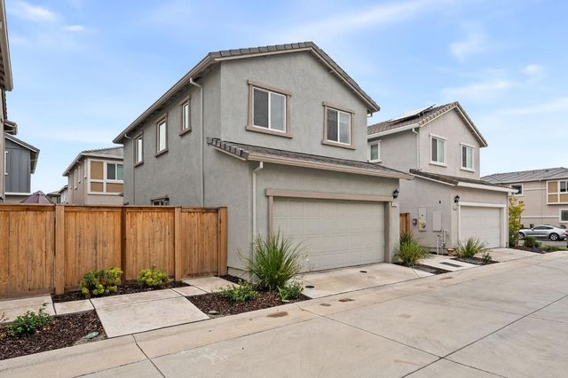 5512 Molino Cir, Roseville, CA 95747