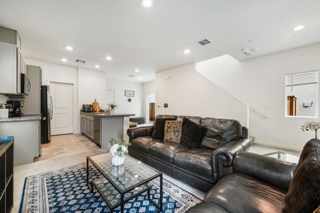 5512 Molino Cir, Roseville, CA 95747