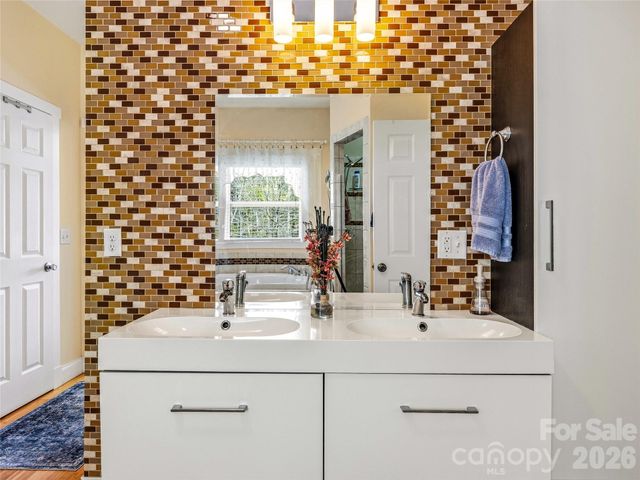 24 Sunnie Rae Lane, Candler, NC 28715