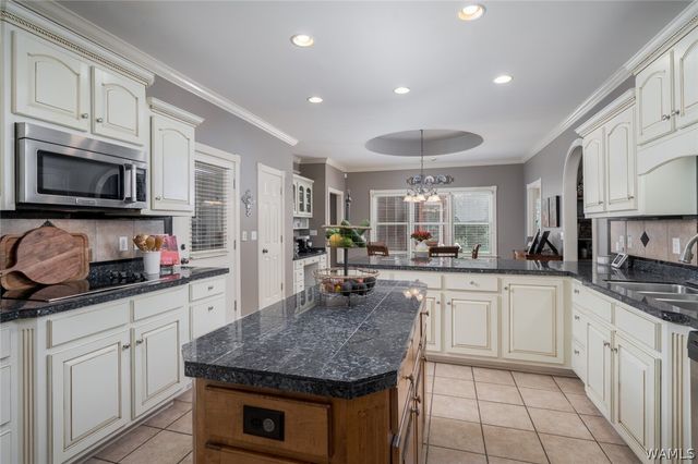 2935 Lake Crest, Tuscaloosa, AL 35406