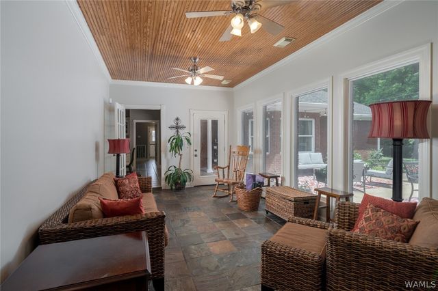 2935 Lake Crest, Tuscaloosa, AL 35406