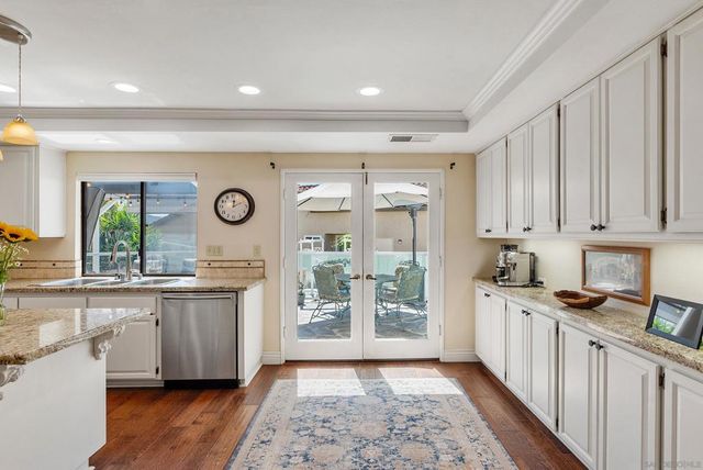 821 Inspiration Ln, Escondido, CA 92025