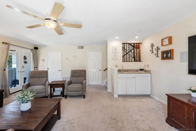 821 Inspiration Ln, Escondido, CA 92025