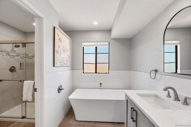 821 Inspiration Ln, Escondido, CA 92025