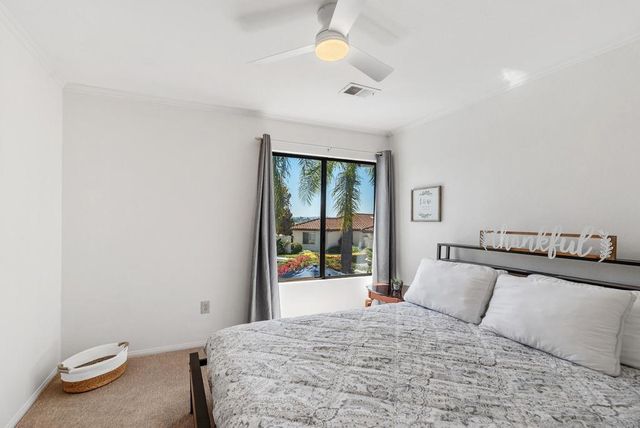 821 Inspiration Ln, Escondido, CA 92025