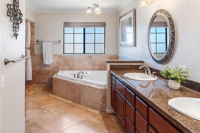 821 Inspiration Ln, Escondido, CA 92025