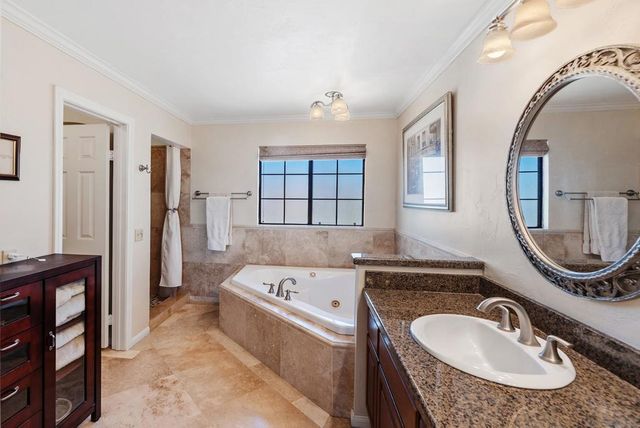 821 Inspiration Ln, Escondido, CA 92025