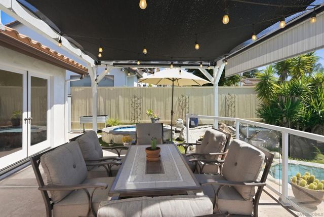 821 Inspiration Ln, Escondido, CA 92025