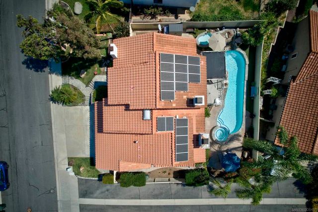 821 Inspiration Ln, Escondido, CA 92025