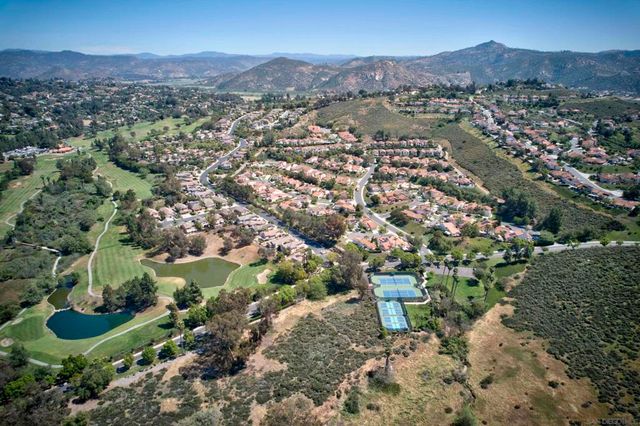 821 Inspiration Ln, Escondido, CA 92025