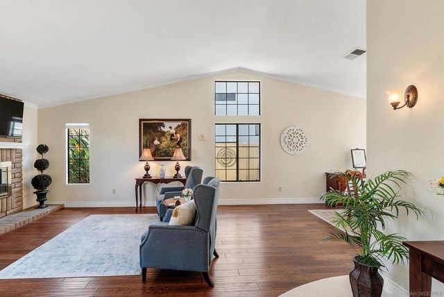 821 Inspiration Ln, Escondido, CA 92025