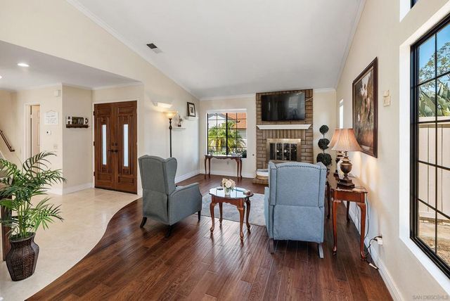 821 Inspiration Ln, Escondido, CA 92025