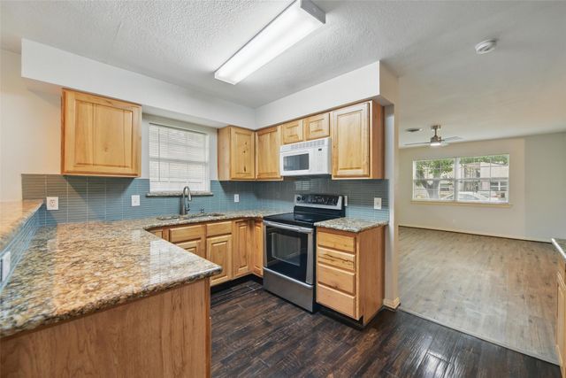 506 E Alexander Lane, Euless, TX 76040