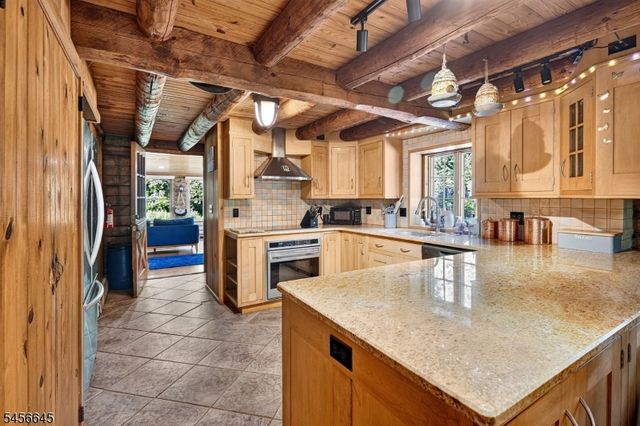 354 Long Hill Rd, Hillsborough Twp., NJ 08844