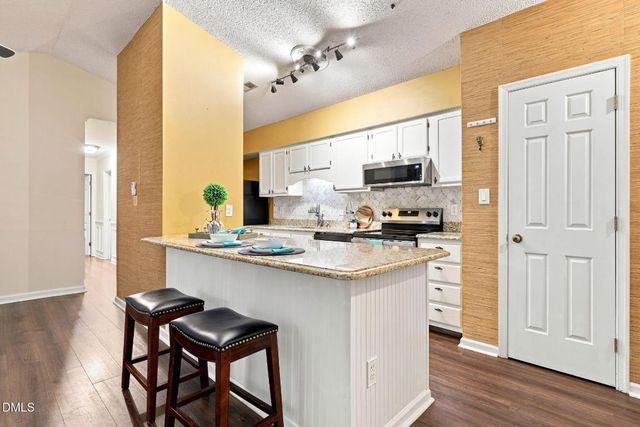 1300 Park Glen Drive 302, Raleigh, NC 27610