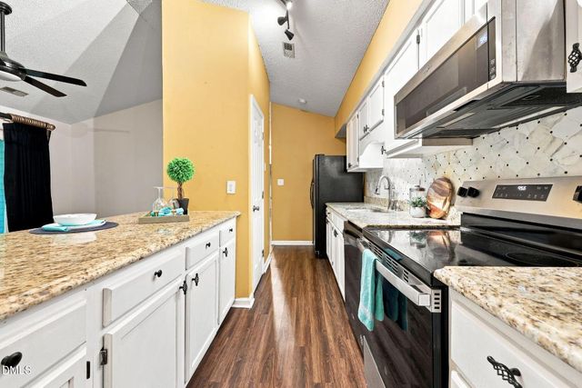 1300 Park Glen Drive 302, Raleigh, NC 27610