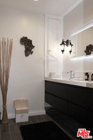 5651 Windsor Way 202, Culver City, CA 90230