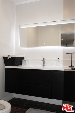 5651 Windsor Way 202, Culver City, CA 90230