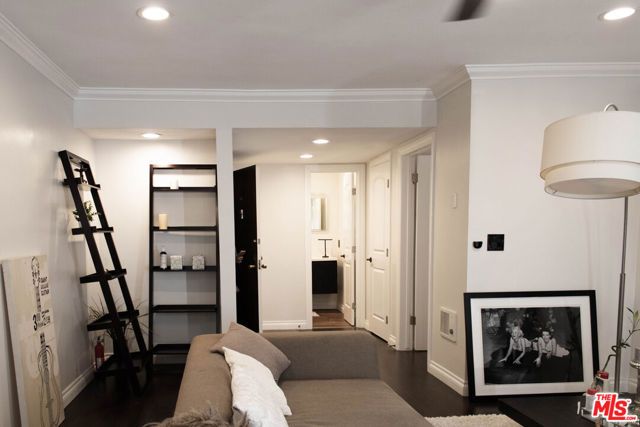 5651 Windsor Way 202, Culver City, CA 90230