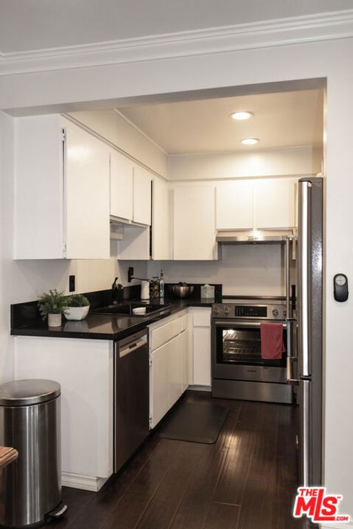 5651 Windsor Way 202, Culver City, CA 90230