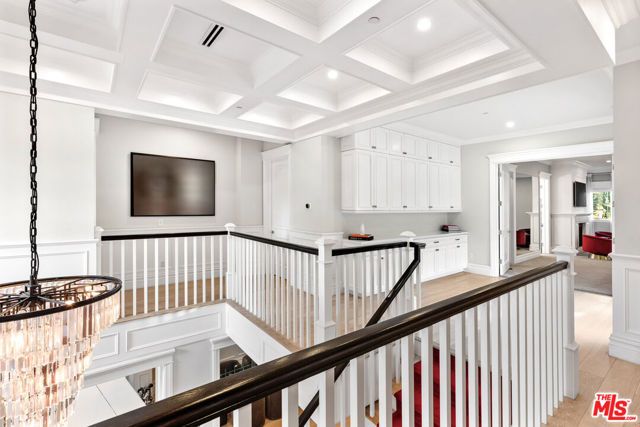 5000 Petit Avenue, Encino (los Angeles), CA 91436