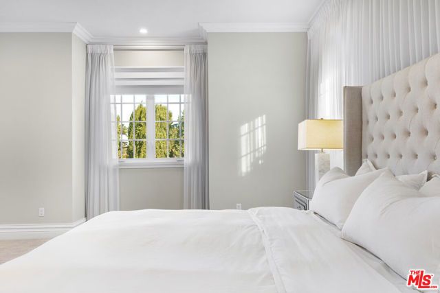 5000 Petit Avenue, Encino (los Angeles), CA 91436