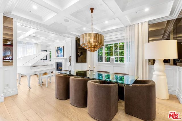 5000 Petit Avenue, Encino (los Angeles), CA 91436