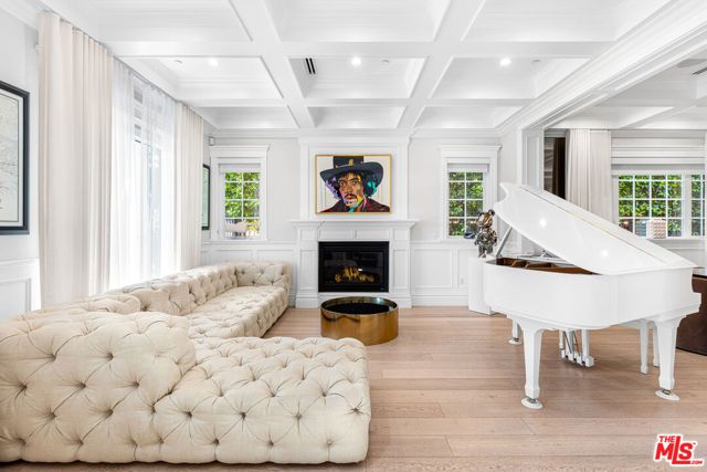 5000 Petit Avenue, Encino (los Angeles), CA 91436