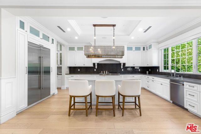 5000 Petit Avenue, Encino (los Angeles), CA 91436