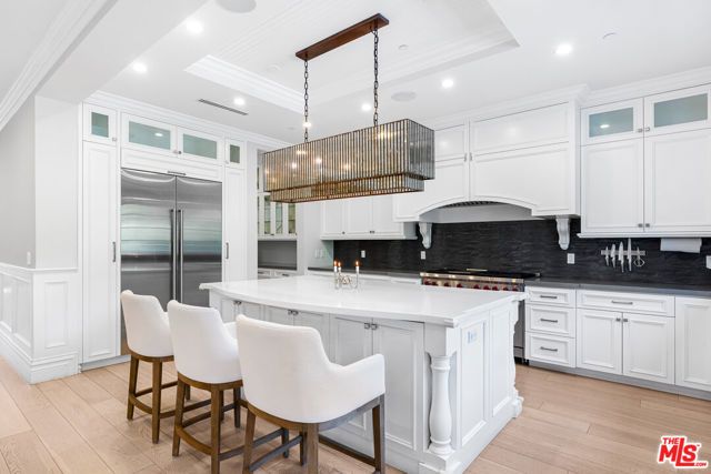 5000 Petit Avenue, Encino (los Angeles), CA 91436