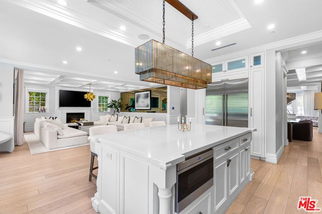 5000 Petit Avenue, Encino (los Angeles), CA 91436