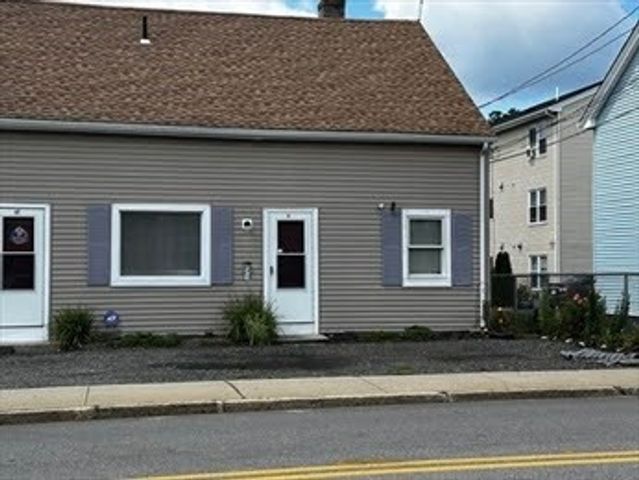 6 St. Paul St. 6, Blackstone, MA 01504