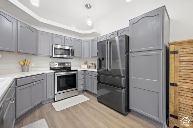 1112 W AUTUMN LEAF LN, Taylorsville, UT 84123