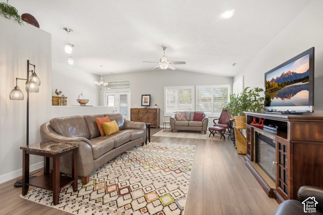 1112 W AUTUMN LEAF LN, Taylorsville, UT 84123