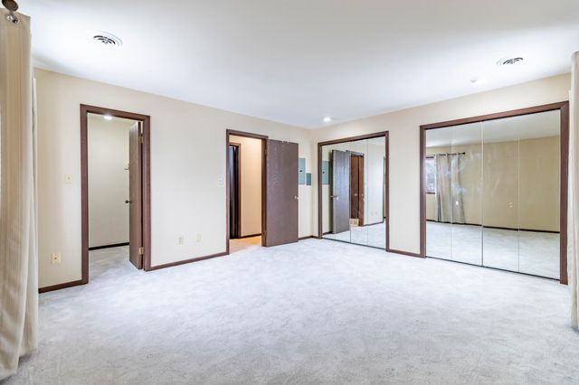 931 W Glen Park Avenue 204, Griffith, IN 46319