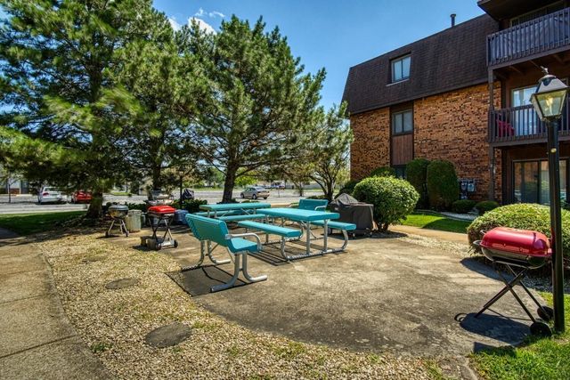 931 W Glen Park Avenue 204, Griffith, IN 46319