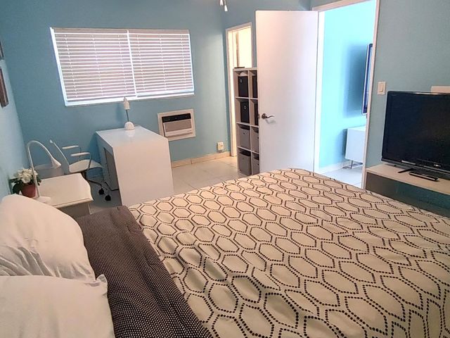 3240 NE 16th Street 7, Pompano Beach, FL 33062