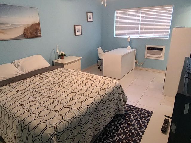 3240 NE 16th Street 7, Pompano Beach, FL 33062