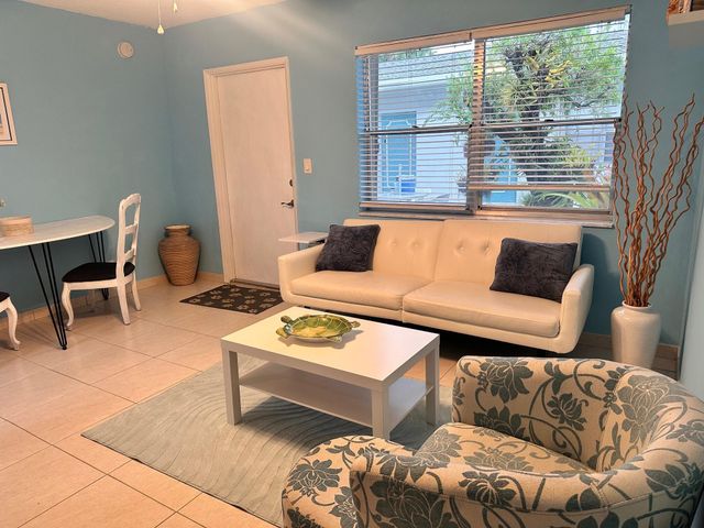 3240 NE 16th Street 7, Pompano Beach, FL 33062