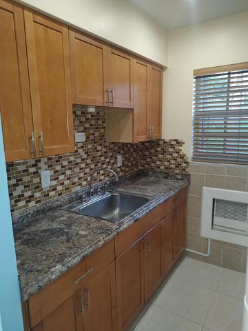 3240 NE 16th Street 7, Pompano Beach, FL 33062