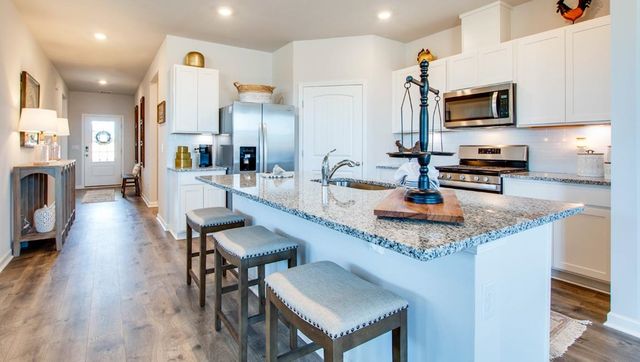 225 KIPLING DR, Oakland, TN 38060